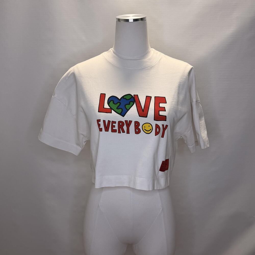 CHNGE Shirt Womens Small White Love Everybody Graphic Cropped Organic Cotton Top